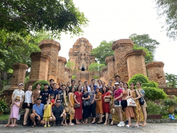 Công ty Lâm sản và khoáng sản Tuyên Quang tổ chứ chuyến du lịch Nha Trang 4 ngày 3 đêm cho cán bộ nhân viên công ty.