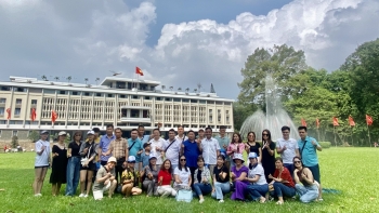 Công ty Lâm sản và khoáng sản Tuyên Quang tổ chứ chuyến du lịch Sài Gòn - Vũng Tàu 4 ngày 3 đêm cho cán bộ nhân viên công ty.